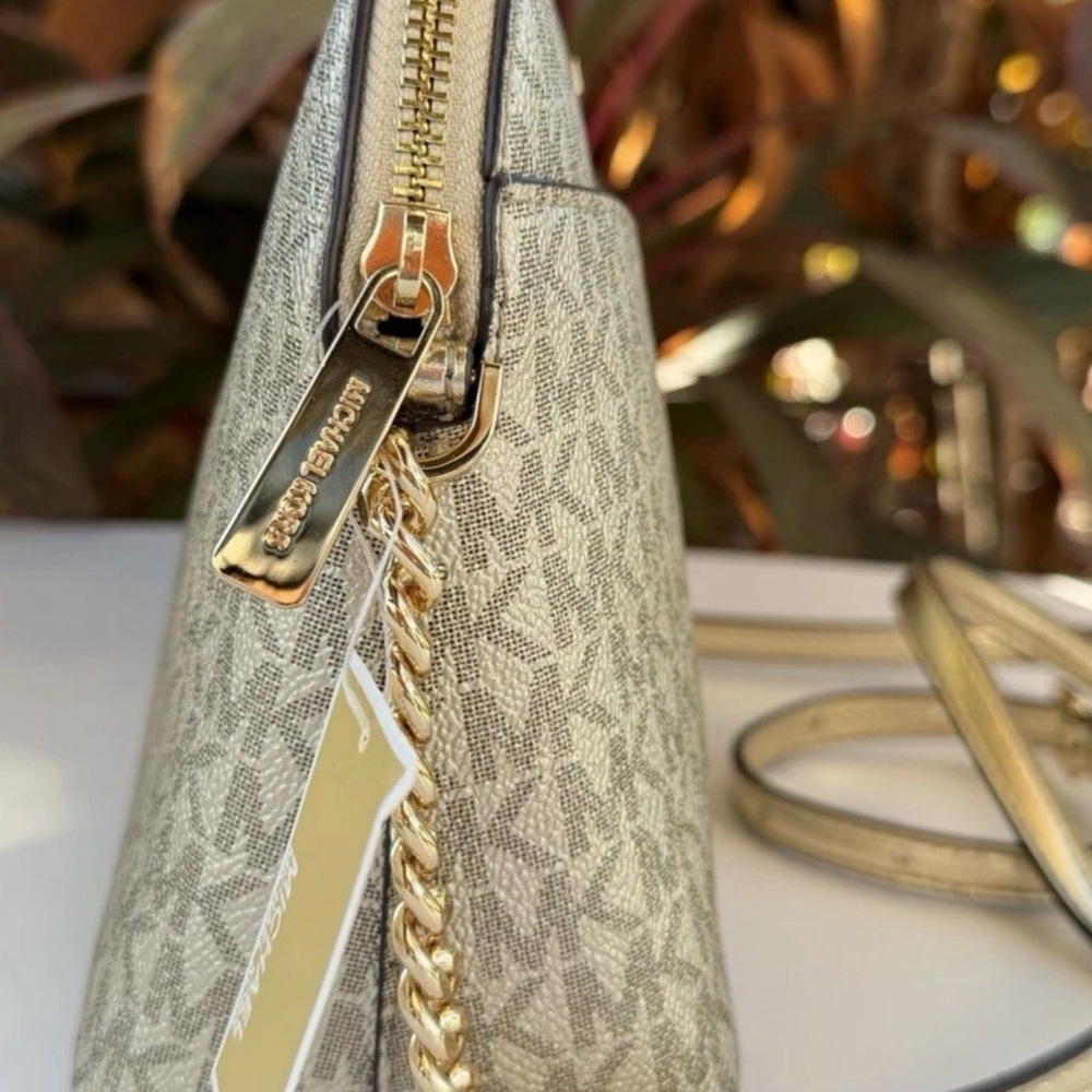 Michael Kors Jet Set Travel Dome Shoulder Crossbody Bag MK Pale Gold - Picture 4 of 10